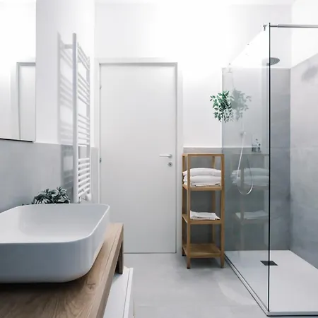 Guest house Flora Inn, Scotti's House - Due Passi In Centro