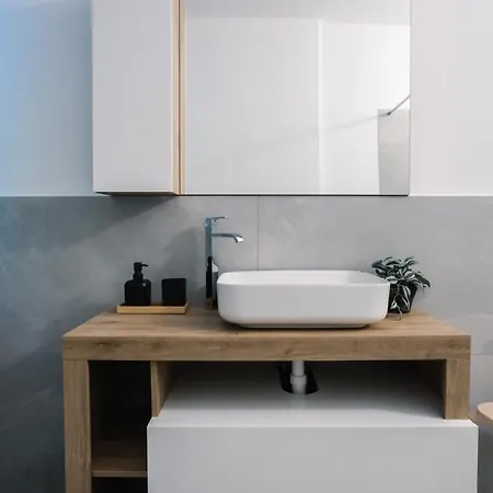 Guest house Flora Inn, Scotti's House - Due Passi In Centro 3*