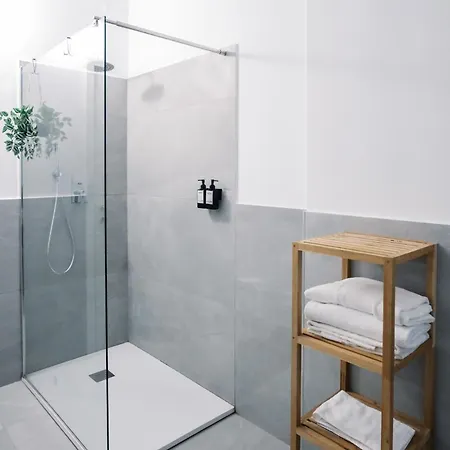 Flora Inn, Scotti's House - Due Passi In Centro