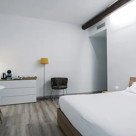 Guest house Flora Inn, Scotti's House - Due Passi In Centro