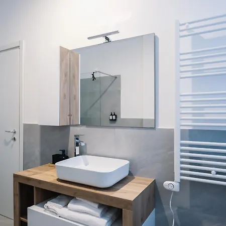 Flora Inn, Scotti's House - Due Passi In Centro 3* Bergamo