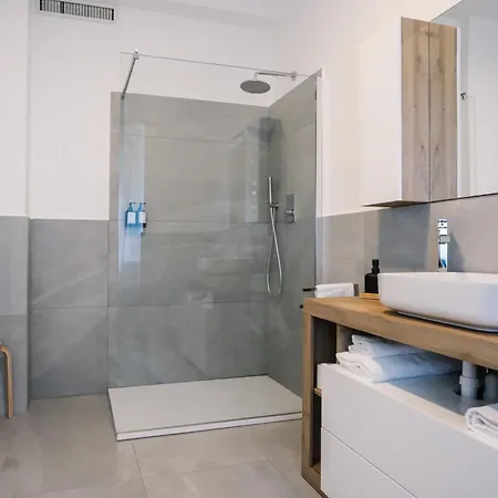 Flora Inn, Scotti's House - Due Passi In Centro Guest house Bergamo