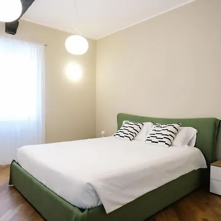 Guest house Flora Inn, Scotti's House - Due Passi In Centro Bergamo