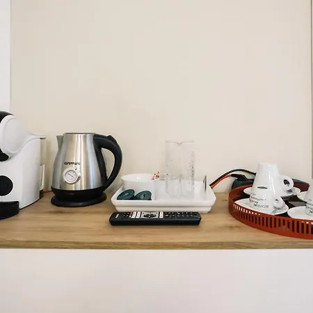 Flora Inn, Scotti's House - Due Passi In Centro Guest house 3*