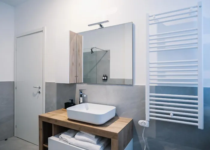 Flora Inn, Scotti's House - Due Passi In Centro 3* Bergamo