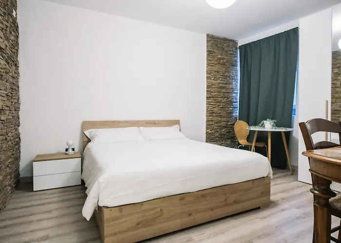 Flora Inn, Scotti's House - Due Passi In Centro 3* Bergamo
