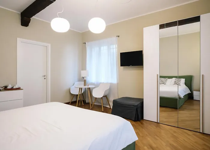 Flora Inn, Scotti's House - Due Passi In Centro Pensjonat 3*